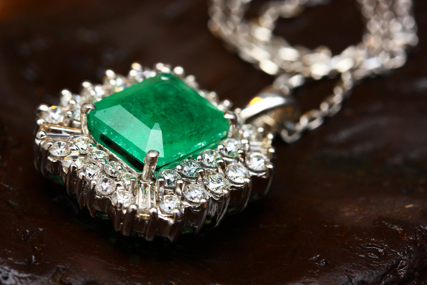 CHIVIQUE Jewellery — curated feminine luxury jewellery collection