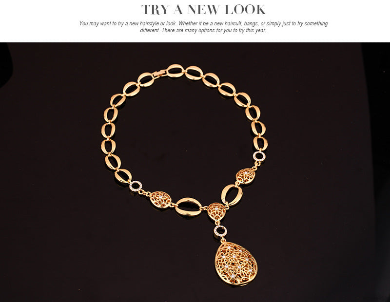 Aurelia Set gold bracelet and ring detail